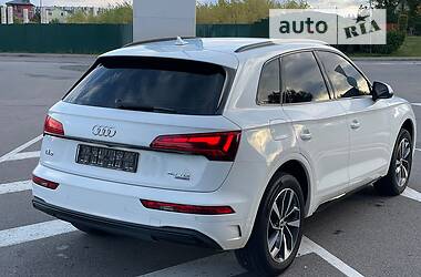 Внедорожник / Кроссовер Audi Q5 2021 в 