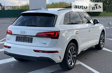 Внедорожник / Кроссовер Audi Q5 2021 в 