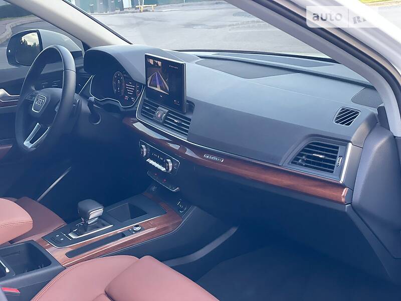 Позашляховик / Кросовер Audi Q5 2021 в Києві