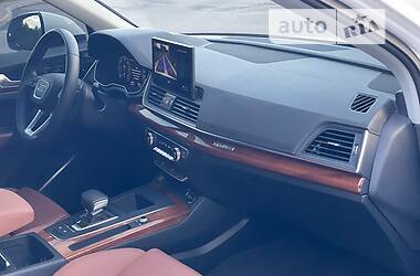 Внедорожник / Кроссовер Audi Q5 2021 в 