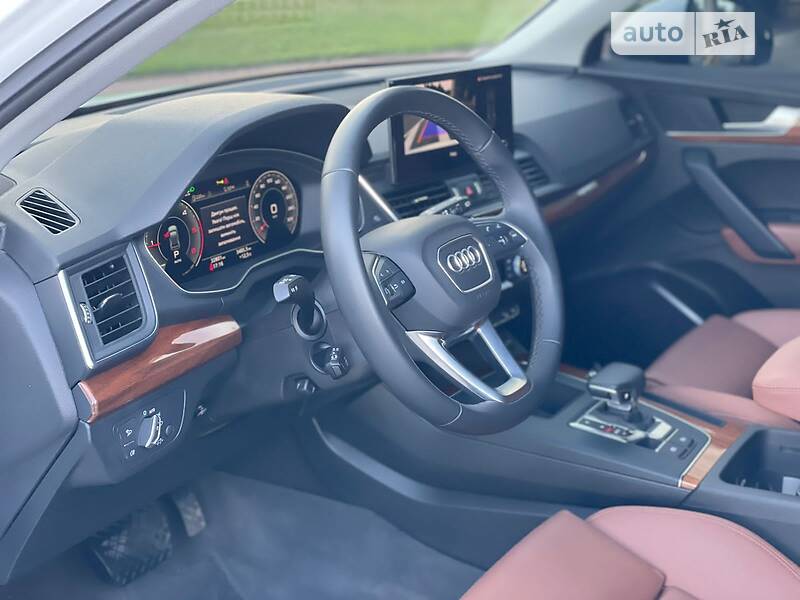 Позашляховик / Кросовер Audi Q5 2021 в Києві