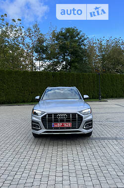 Позашляховик / Кросовер Audi Q5 2021 в 