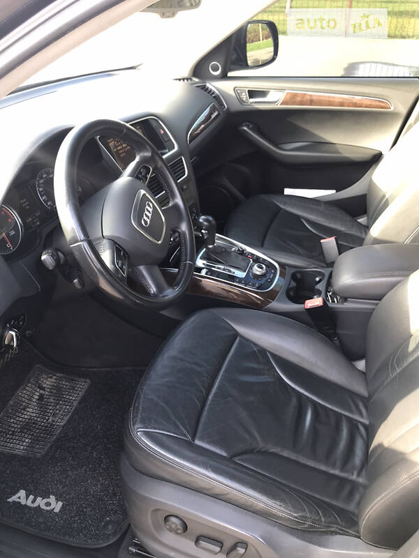 Позашляховик / Кросовер Audi Q5 2010 в Луцьку фото 10 Позашляховик / Кросовер Audi Q5 2010 в Луцьку