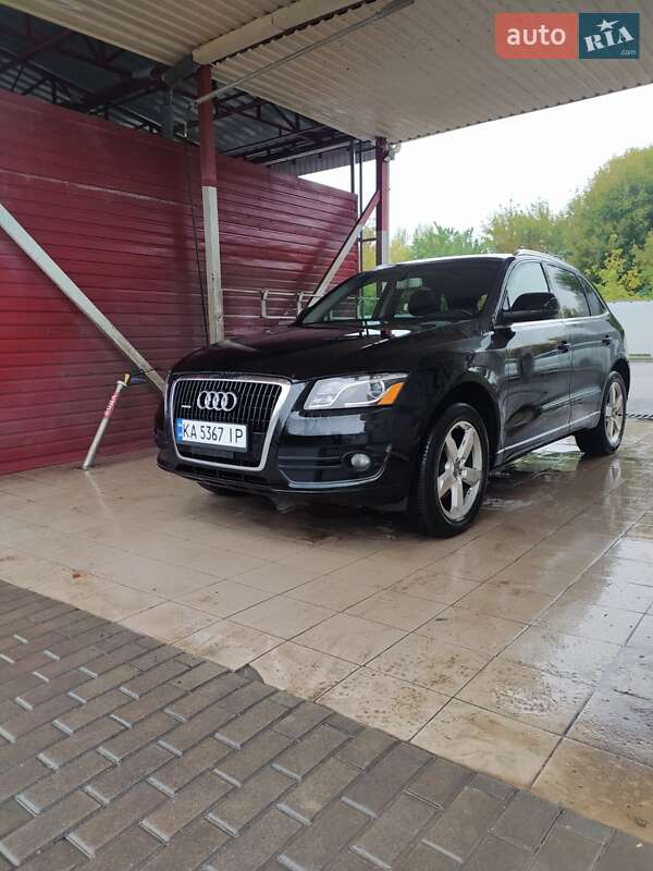 Внедорожник / Кроссовер Audi Q5 2010 в Черкассах