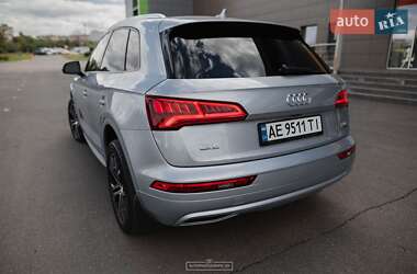 Внедорожник / Кроссовер Audi Q5 2018 в 
