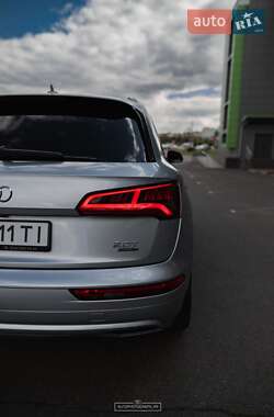 Внедорожник / Кроссовер Audi Q5 2018 в 
