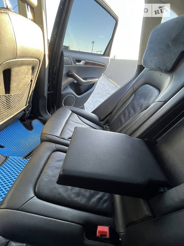 Внедорожник / Кроссовер Audi Q5 2010 в Калуше