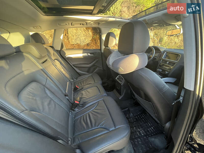 Внедорожник / Кроссовер Audi Q5 2015 в Черноморске