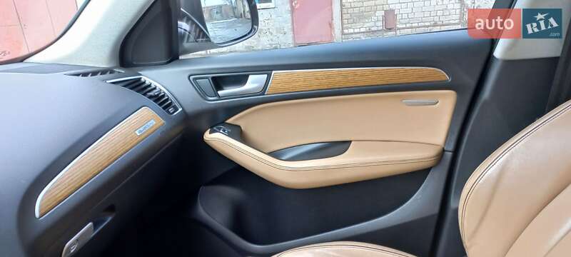 Внедорожник / Кроссовер Audi Q5 2012 в Лозовой