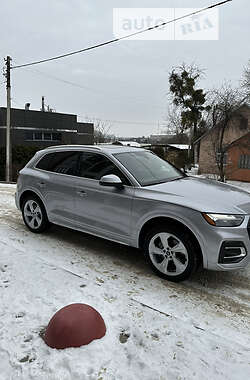 Позашляховик / Кросовер Audi Q5 2021 в 
