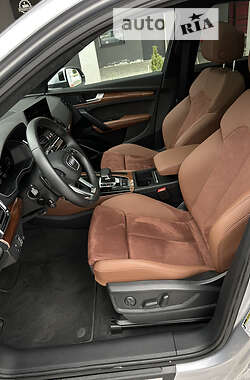 Позашляховик / Кросовер Audi Q5 2021 в 