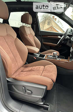 Позашляховик / Кросовер Audi Q5 2021 в 