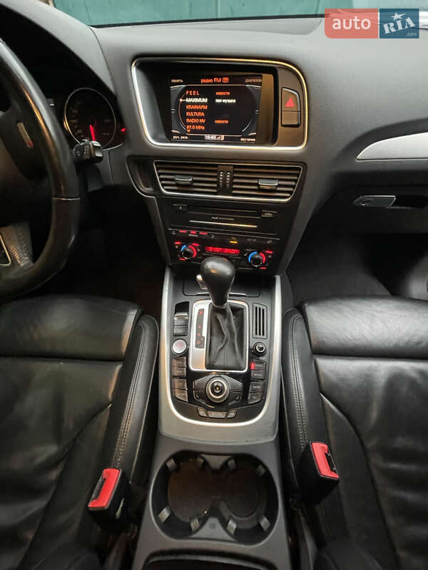 Внедорожник / Кроссовер Audi Q5 2010 в Одессе