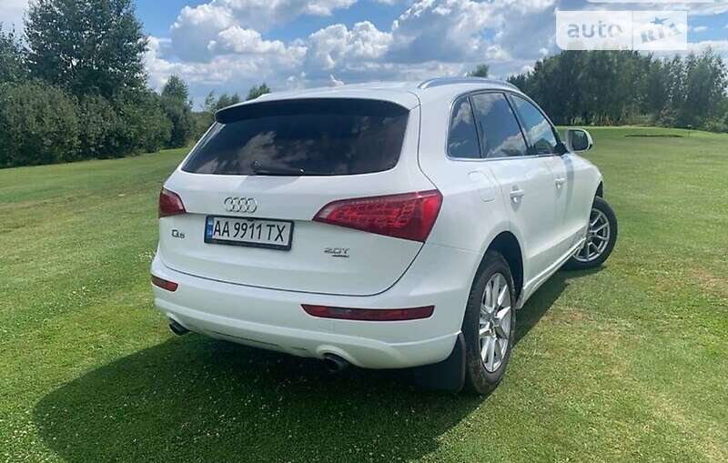Внедорожник / Кроссовер Audi Q5 2011 в Киеве
