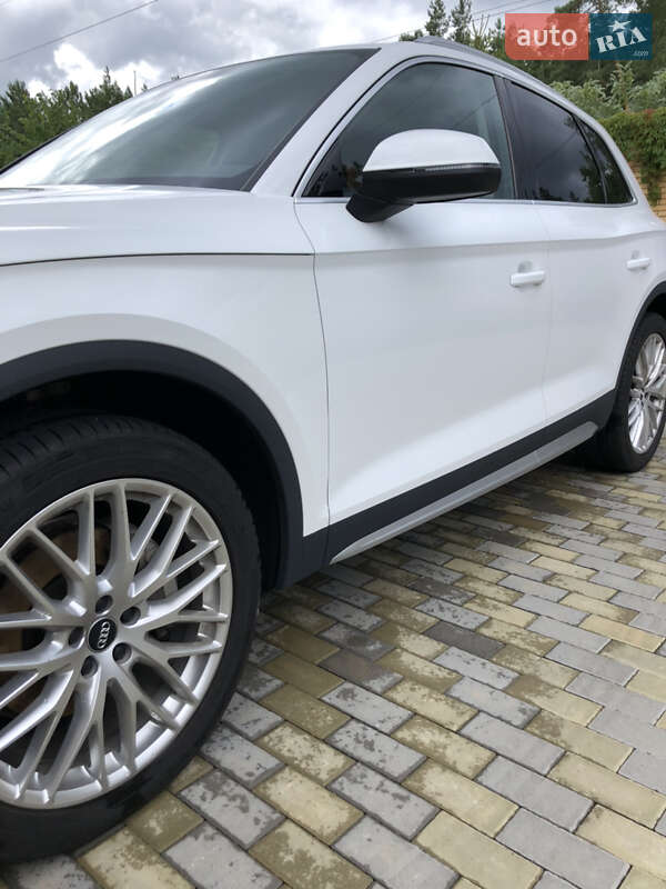 Внедорожник / Кроссовер Audi Q5 2017 в Киеве