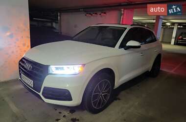 Внедорожник / Кроссовер Audi Q5 2017 в 