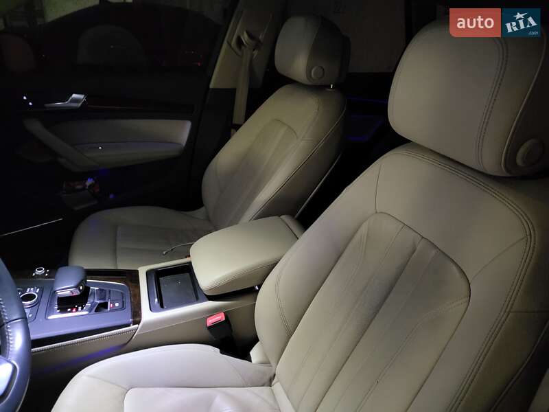 Внедорожник / Кроссовер Audi Q5 2017 в Киеве