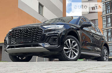 Внедорожник / Кроссовер Audi Q5 2020 в 