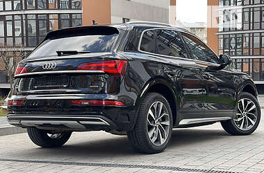 Внедорожник / Кроссовер Audi Q5 2020 в 