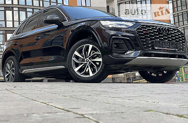 Внедорожник / Кроссовер Audi Q5 2020 в 