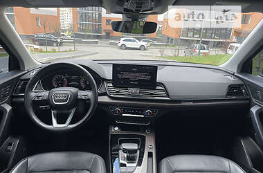 Внедорожник / Кроссовер Audi Q5 2020 в 