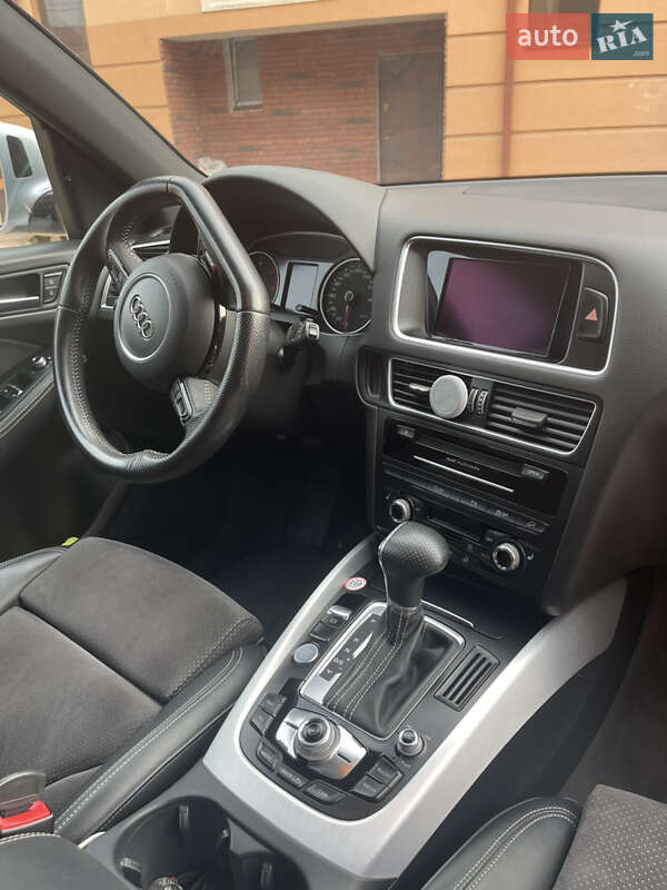 Внедорожник / Кроссовер Audi Q5 2015 в Черновцах