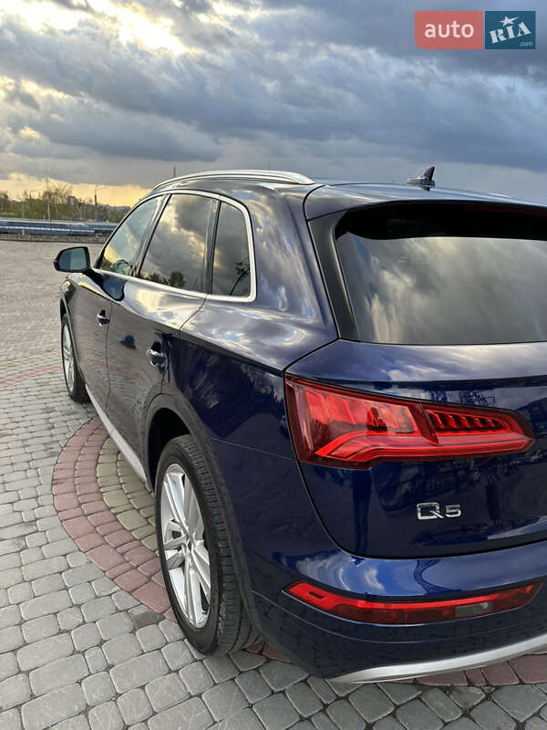 Внедорожник / Кроссовер Audi Q5 2017 в Харькове