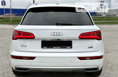Внедорожник / Кроссовер Audi Q5 2018 в 