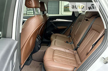 Внедорожник / Кроссовер Audi Q5 2018 в 