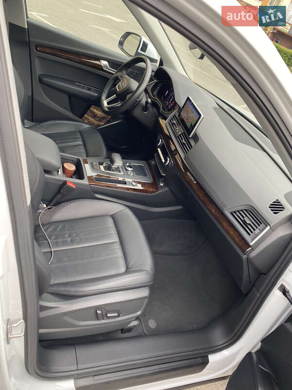 Внедорожник / Кроссовер Audi Q5 2019 в Киеве