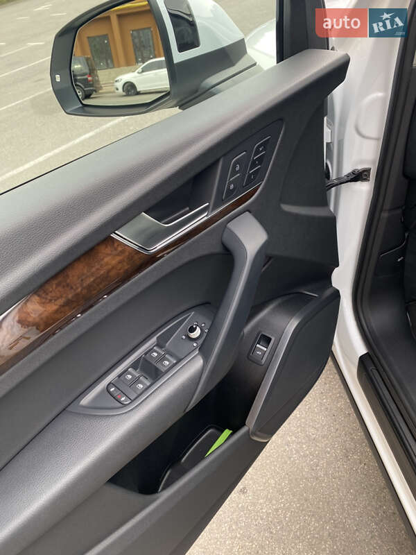 Внедорожник / Кроссовер Audi Q5 2019 в Киеве