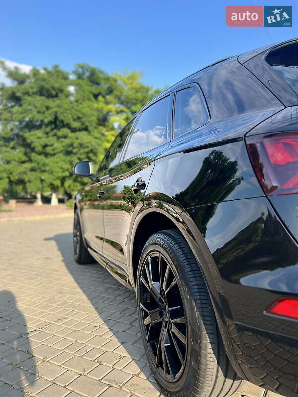 Внедорожник / Кроссовер Audi Q5 2017 в Одессе