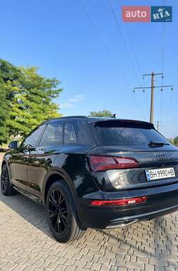 Внедорожник / Кроссовер Audi Q5 2017 в 