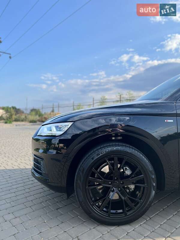 Внедорожник / Кроссовер Audi Q5 2017 в Одессе