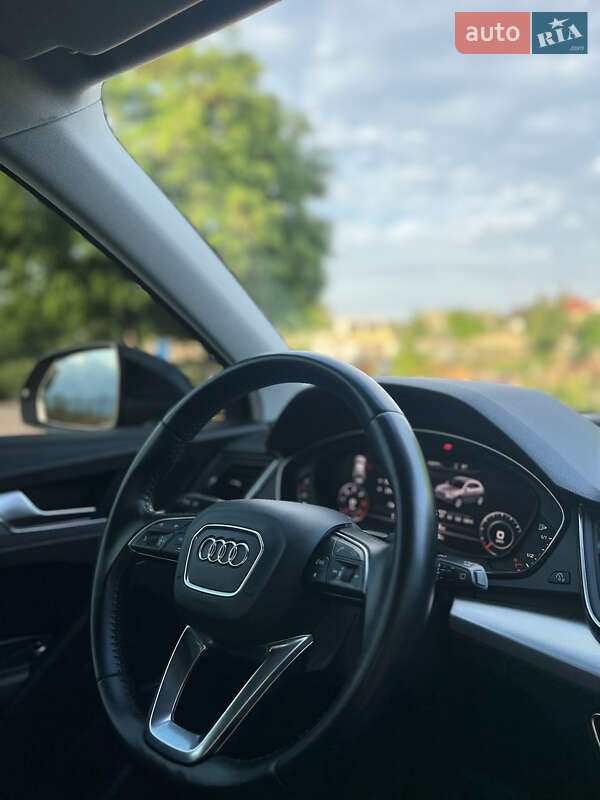 Внедорожник / Кроссовер Audi Q5 2017 в Одессе