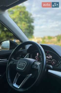 Внедорожник / Кроссовер Audi Q5 2017 в 