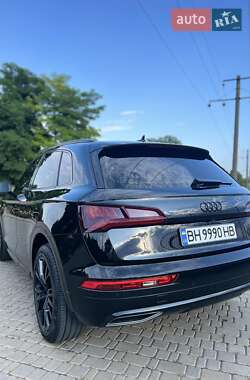 Внедорожник / Кроссовер Audi Q5 2017 в 