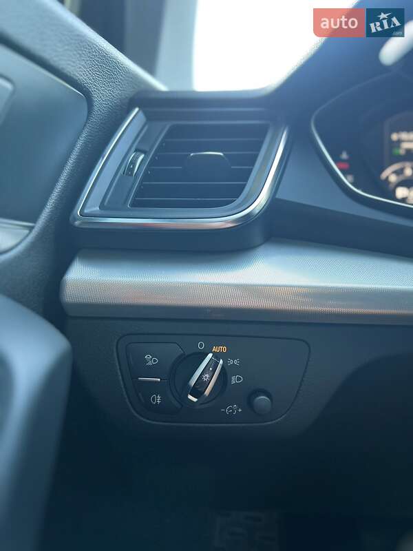 Внедорожник / Кроссовер Audi Q5 2017 в Одессе