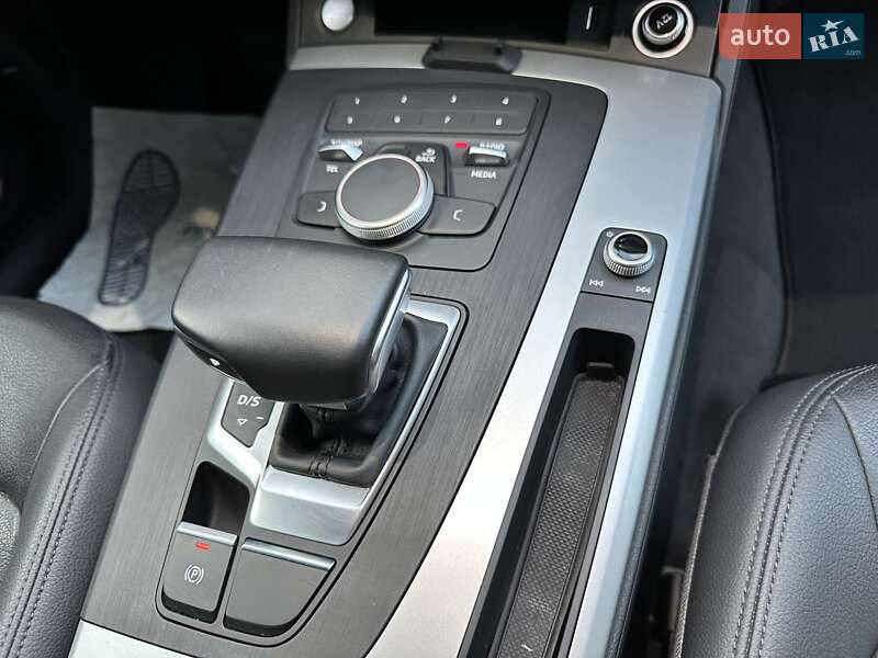 Внедорожник / Кроссовер Audi Q5 2020 в Львове