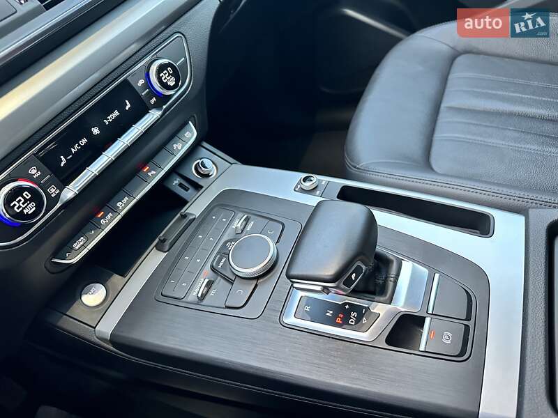 Внедорожник / Кроссовер Audi Q5 2020 в Львове