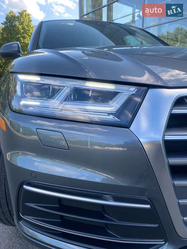 Позашляховик / Кросовер Audi Q5 2019 в Києві