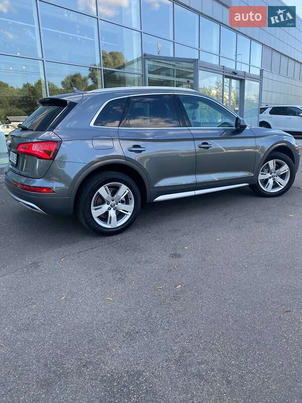 Позашляховик / Кросовер Audi Q5 2019 в Києві