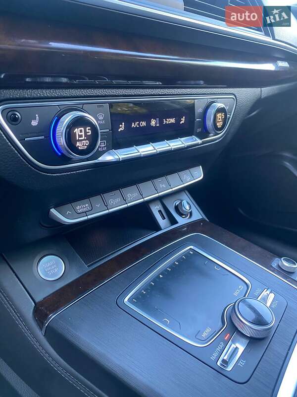Позашляховик / Кросовер Audi Q5 2019 в Києві