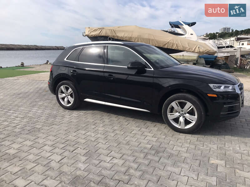 Внедорожник / Кроссовер Audi Q5 2018 в Одессе