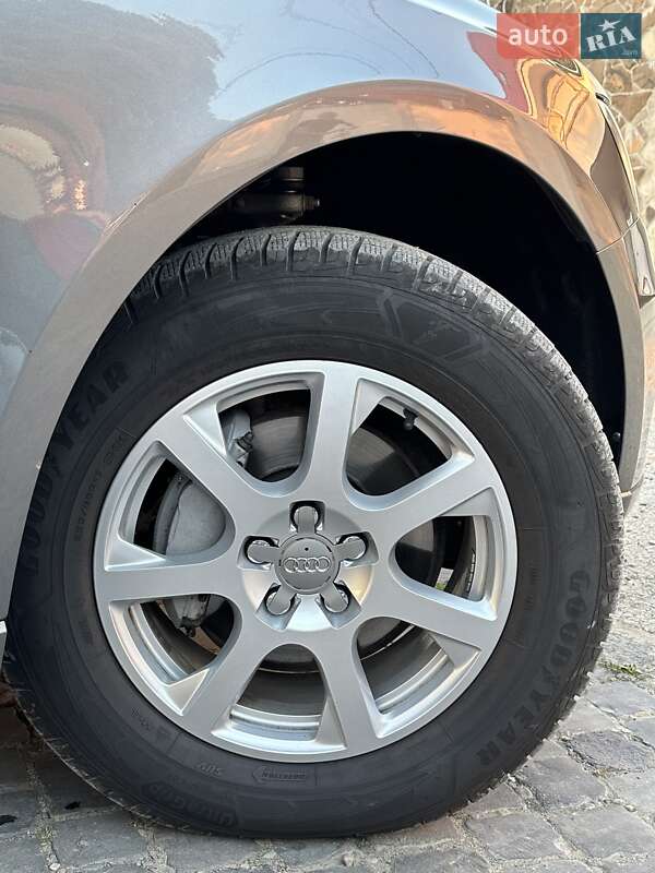 Внедорожник / Кроссовер Audi Q5 2016 в Виноградове