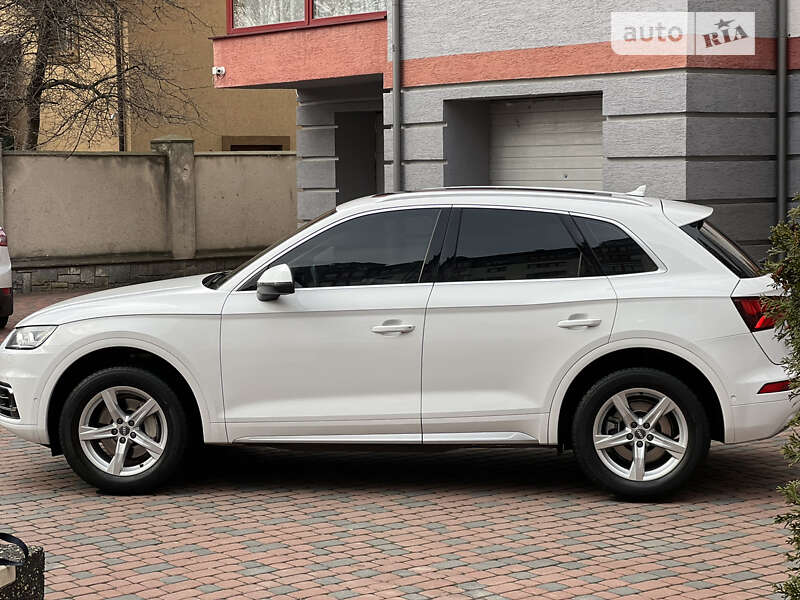 Позашляховик / Кросовер Audi Q5 2017 в Івано-Франківську