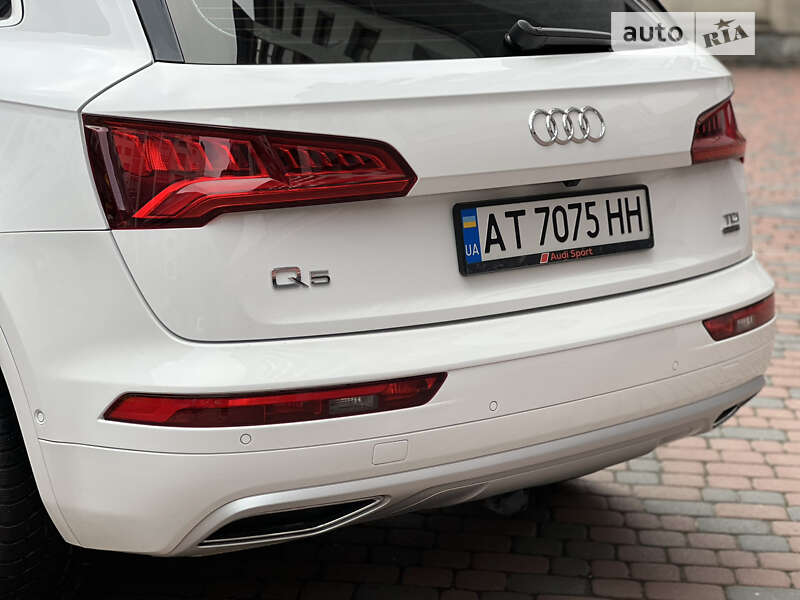 Позашляховик / Кросовер Audi Q5 2017 в Івано-Франківську