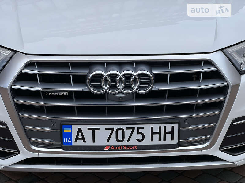 Позашляховик / Кросовер Audi Q5 2017 в Івано-Франківську