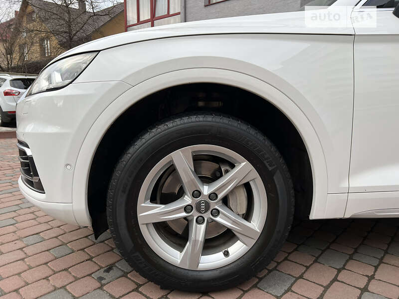 Позашляховик / Кросовер Audi Q5 2017 в Івано-Франківську