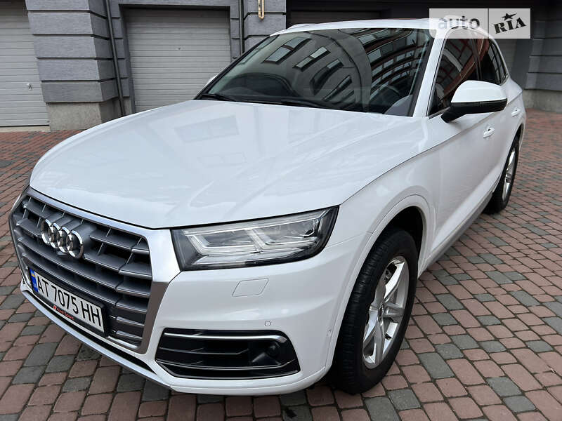 Позашляховик / Кросовер Audi Q5 2017 в Івано-Франківську